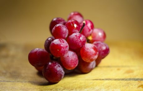 מה אפשר לעשות מענבים אדומים?